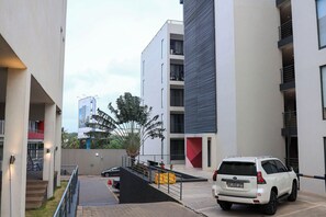 واجهة المنشأة