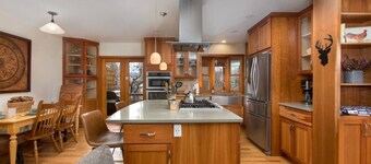 MTN Getaway w/King Suite, Deck w/Grill, near Dwtwn