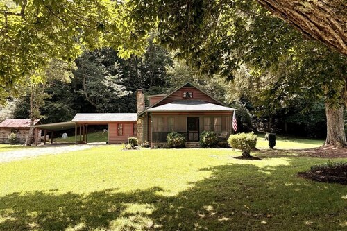 The Cabin in Moody Hollow