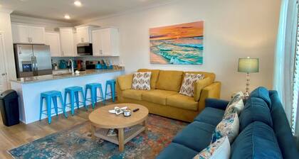 Close to the beach, The Wharf, Sportsplex, OWA, Airport, Pet Friendly!