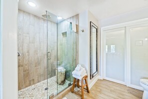 Shower, hair dryer, towels - Decked Out: Steps to Bay & Beach, Pool, Games by Anna Maria Life Vacation Rentals (Anna Maria)