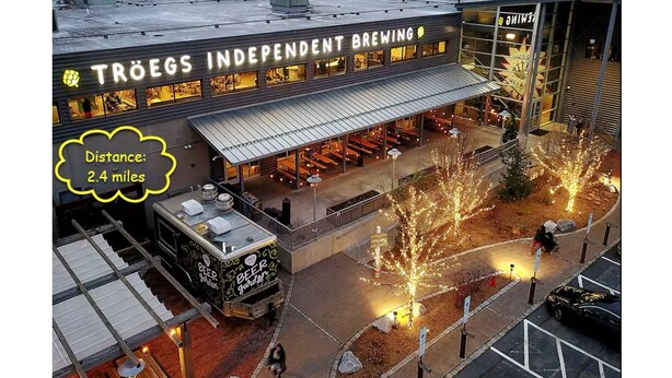 A brewery with outdoor seating and a food truck. - Hersheypark in 2 miles,w/ large private yard (Hershey)