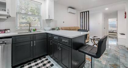 1bd/1ba plus a DEN- free KAYAK or bring your BOAT