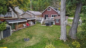 Exterior - Chalet Petit Bonheur - Waterfront (beautiful beach) - Fully equipped (Val-des-Bois)