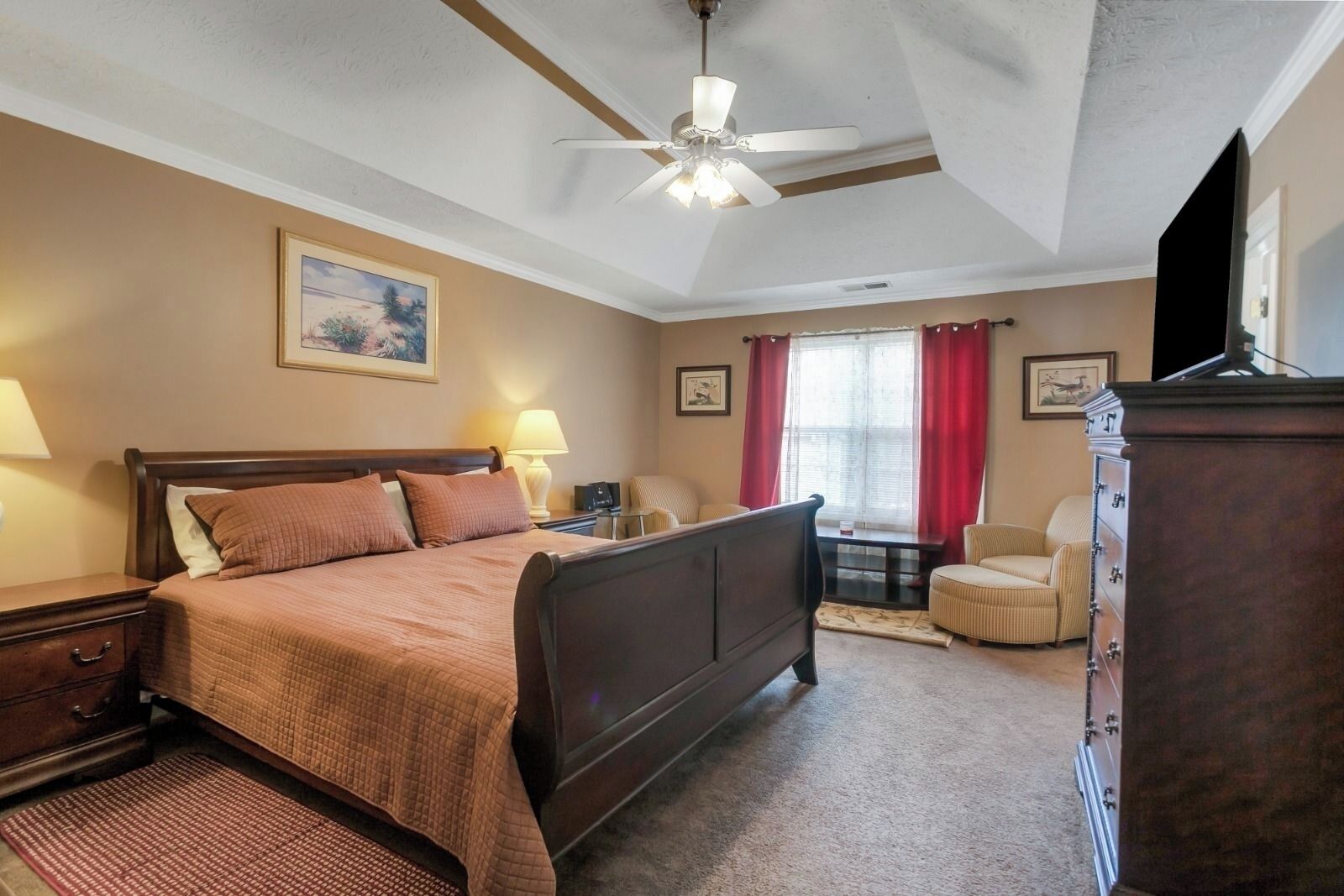 Desk, iron/ironing board, WiFi, bed sheets