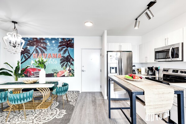 Cookware/dishes/utensils - 3Bedroom 2 Bath Condo  (Miami)