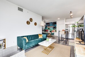 Living area - 3Bedroom 2 Bath Condo  (Miami)