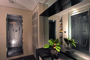 Hair dryer, towels - Villa Nora - Private villa with pool in Umbria (Gubbio)