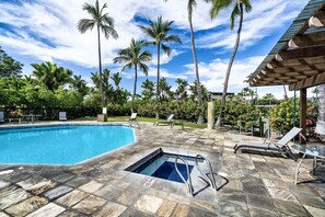 Pool - 🏖️Keauhou 3BR w/ AC | Golf Views & Family-Friendly Layout (Kailua Kona)