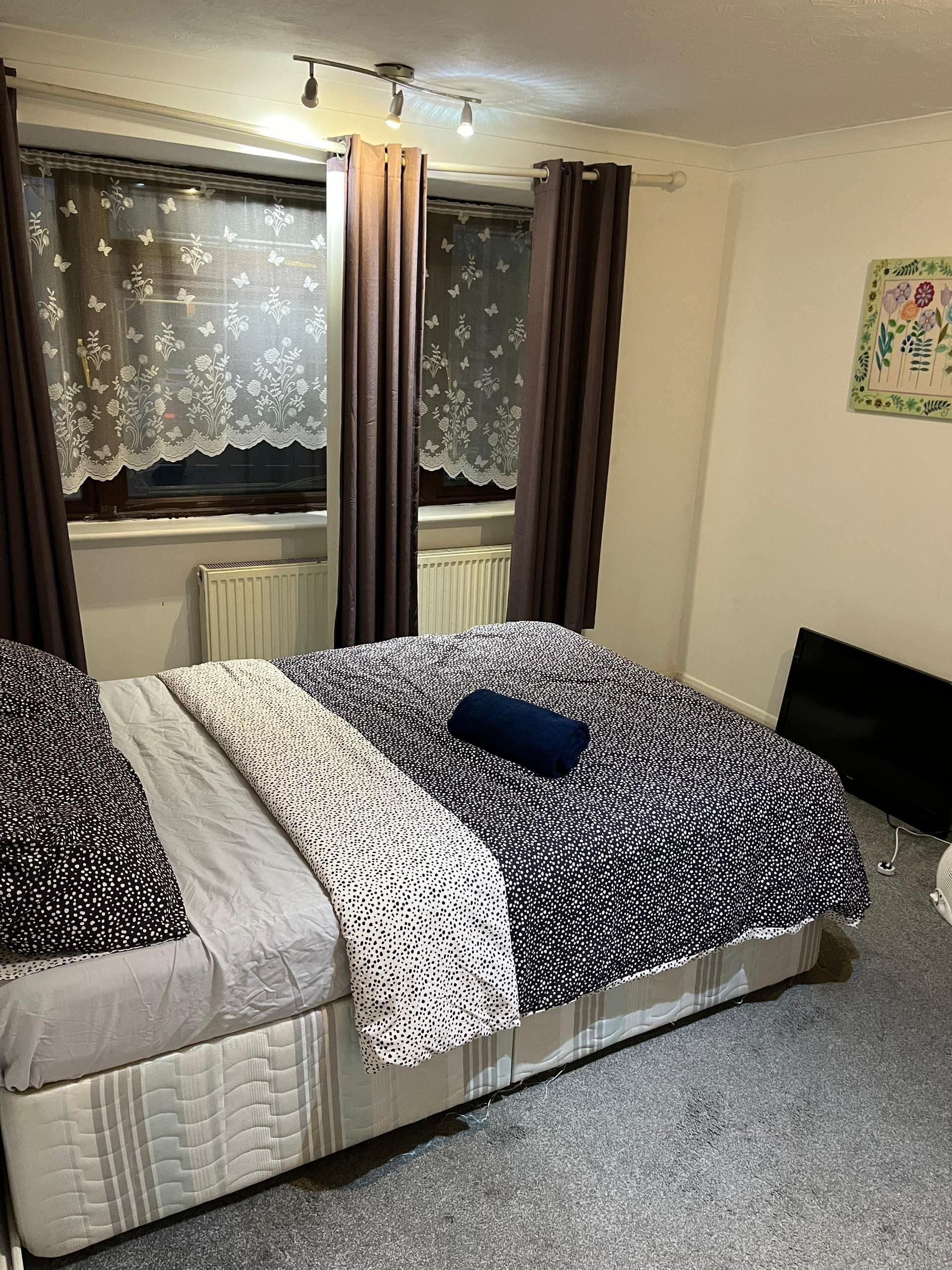 Iron/ironing board, WiFi