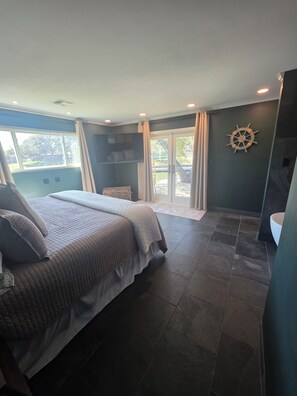 5 bedrooms, free WiFi, bed sheets, wheelchair access - Canal Home with Private Pool! Bring the family & your boat! Beautiful Sunsets (Corpus Christi)