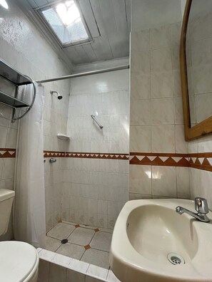 Asciugamani, sapone, carta igienica