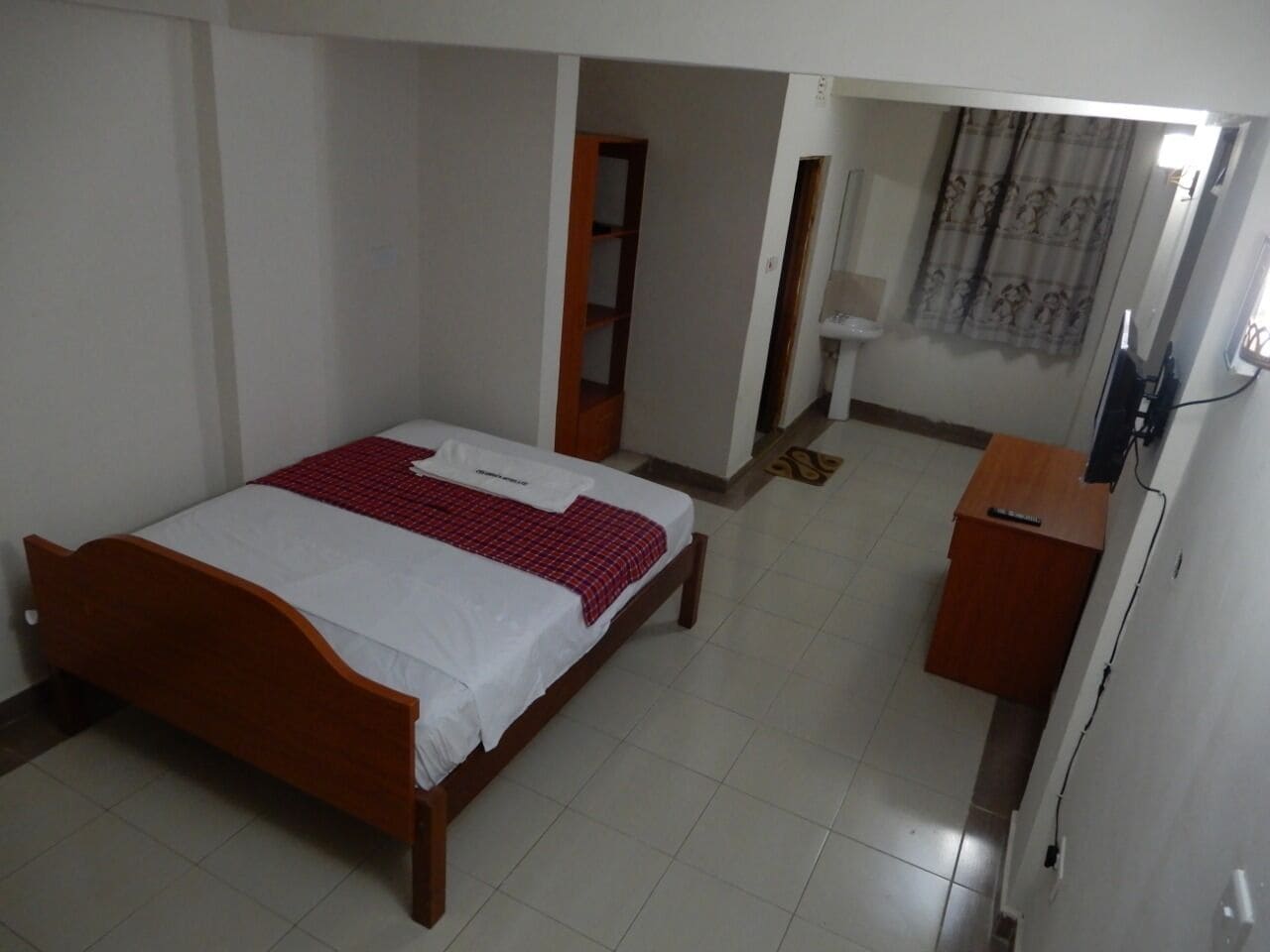 Yhden hengen deluxe-huone, kaupunkinäköala | Ilmainen Wi-Fi, vuodevaatteet