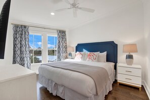 6 bedrooms, iron/ironing board, free WiFi, bed sheets
