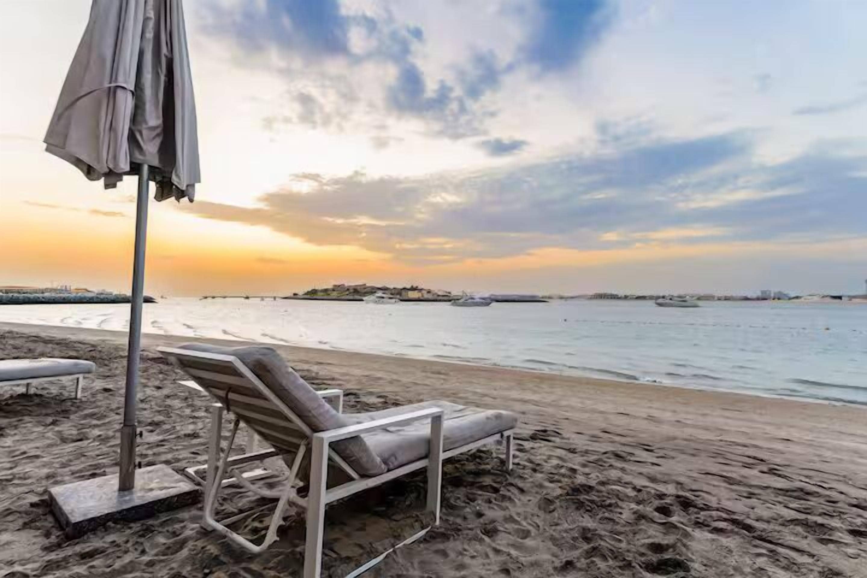 Comfort Apartment, Balcony, Beach View | Pemandangan pantai/laut