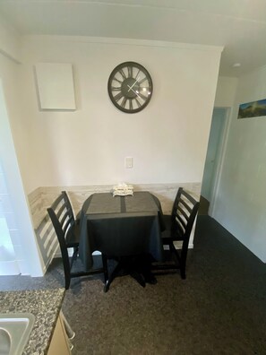 Dining - Kiwi Cove, your home away from home. (Tauranga)
