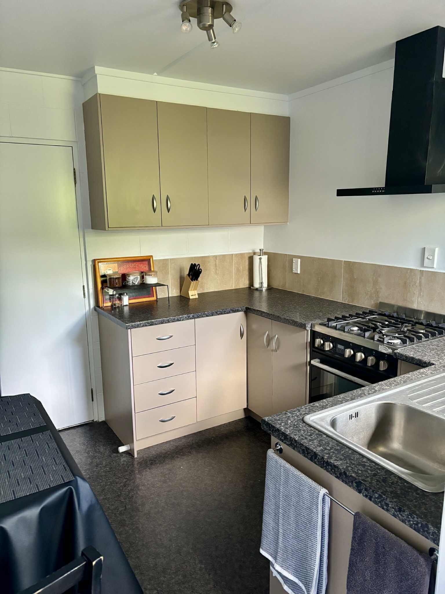 Microwave, oven, stovetop, coffee/tea maker