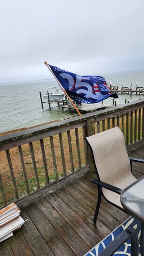 3-bedroom house waterfront house in Aurora with incredible fishing and boat dock