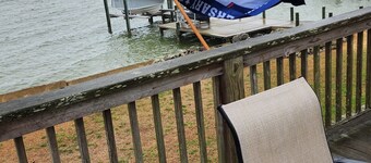 3-bedroom house waterfront house in Aurora with incredible fishing and boat dock