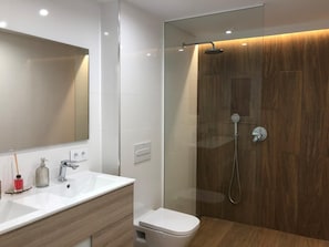Bathroom - RIERA Modern Apartment in the Heart of Roses (Roses)