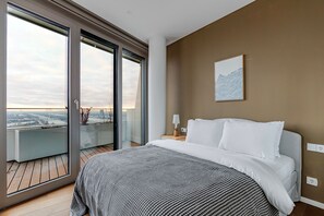 Iron/ironing board, WiFi, bed sheets - Blueground | Donaustadt, jacuzzi, nr Danube (Vienna)