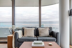 Fernseher, Stereoanlage