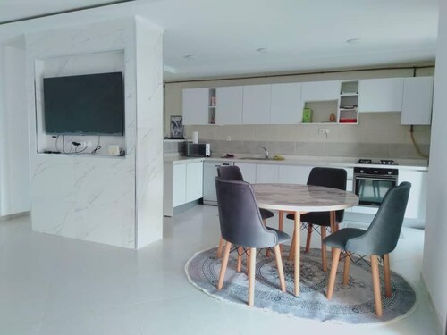 Beautiful 2-bedroom apartment with AC in soothing Oran