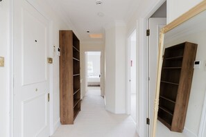 Interior - GuestReady - Chic 2-Bed in Kensington (London)