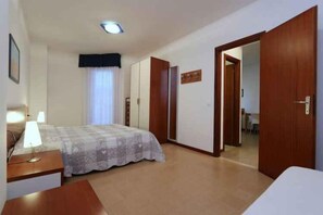 1 bedroom - Holiday apartment with air conditioning and balcony with sea view (Bibione)