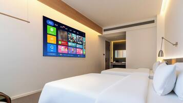 Basic Twin Room | Laptop workspace, free WiFi