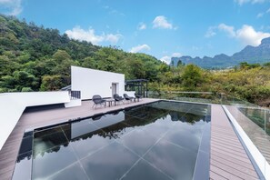 Suite Keluarga, pemandangan gunung | Teras/patio