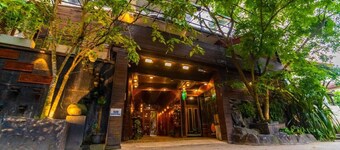 Cinnamon Airport Residences