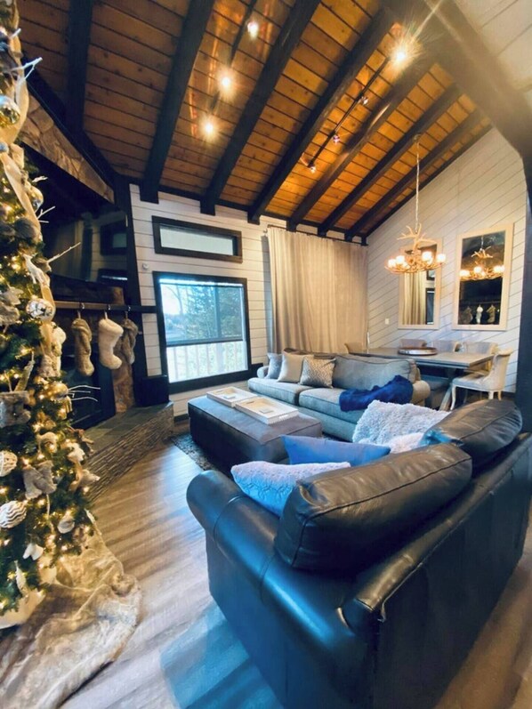 Family Condo, Mountain View | Living area - Snowshoe Condo  (Brian Head)