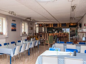 House | Dining - 4 Person Holiday Home in Hojer (Højer)