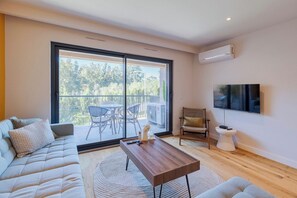 TV - Quinta View Apartment (Setúbal)