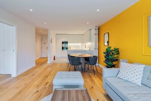 TV - Quinta View Apartment (Setúbal)