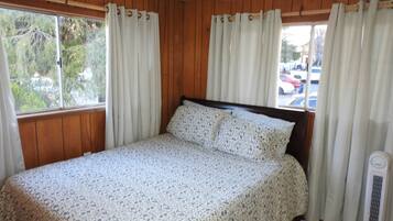 3 bedrooms, in-room safe, iron/ironing board, free WiFi