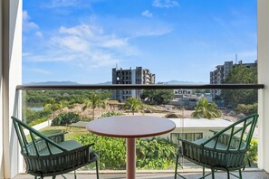Outdoor dining - Bright studio at Hotel Mio with pool (Bucerías)