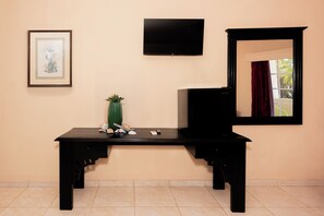 Single Room, Partial Ocean View | Free WiFi