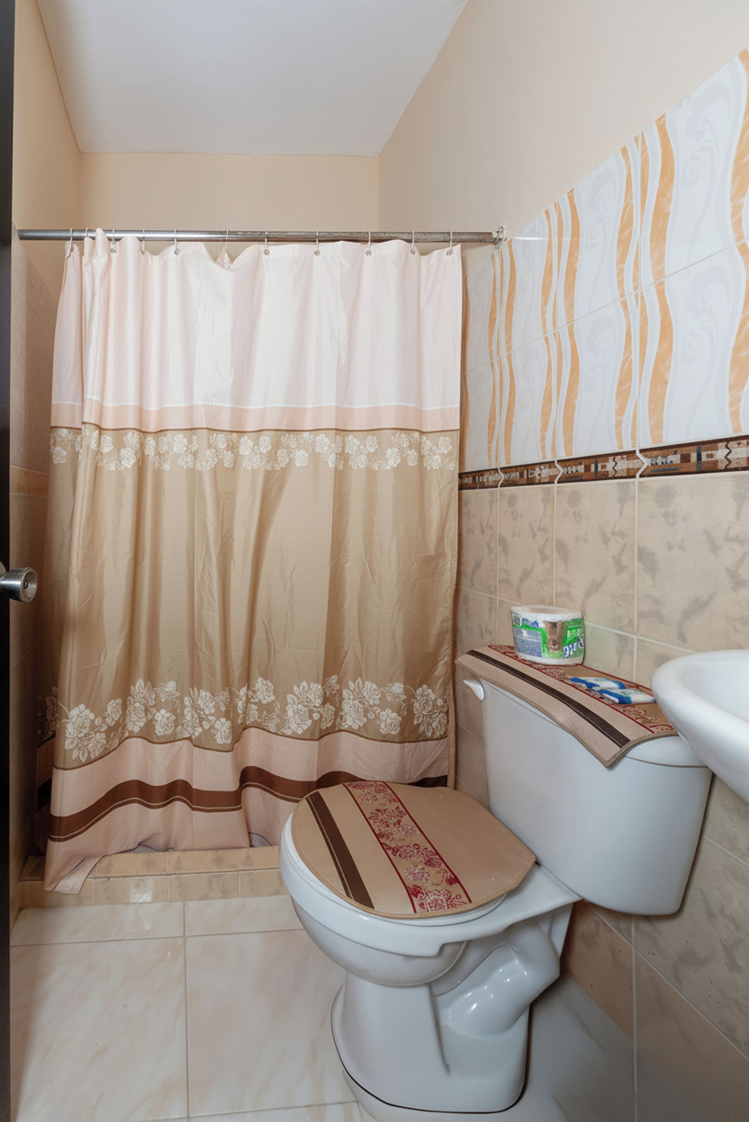 Shower, towels, soap, shampoo