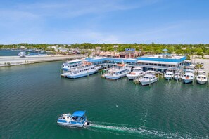 Marina - Beachfront Studio w/ Pool & Gulf Views (Panama City Beach)