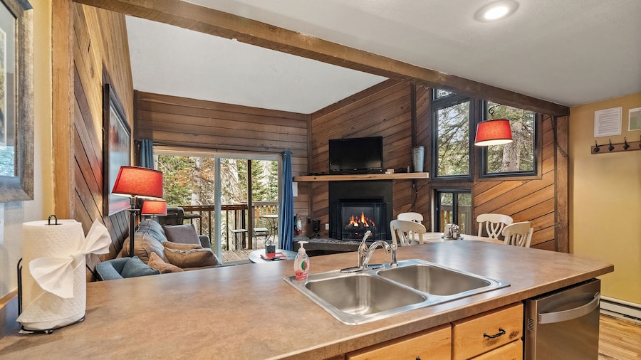 Ski Access SS7B Retreat Pet Friendly