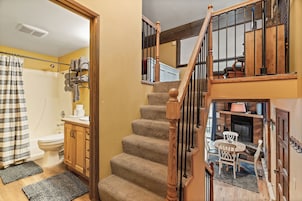 Comfort Condo, Patio, Mountain View | Interior