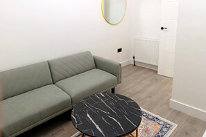 TV - Cardiff Cozy One Bedroom Apartment (Cardiff)