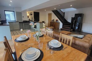 Dining - 3 Bed House - Sea Views, Balcony, Parking, Pets (Innellan)