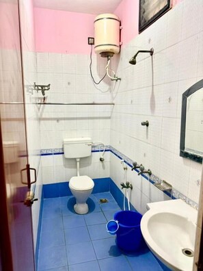 Shower, free toiletries, towels, soap