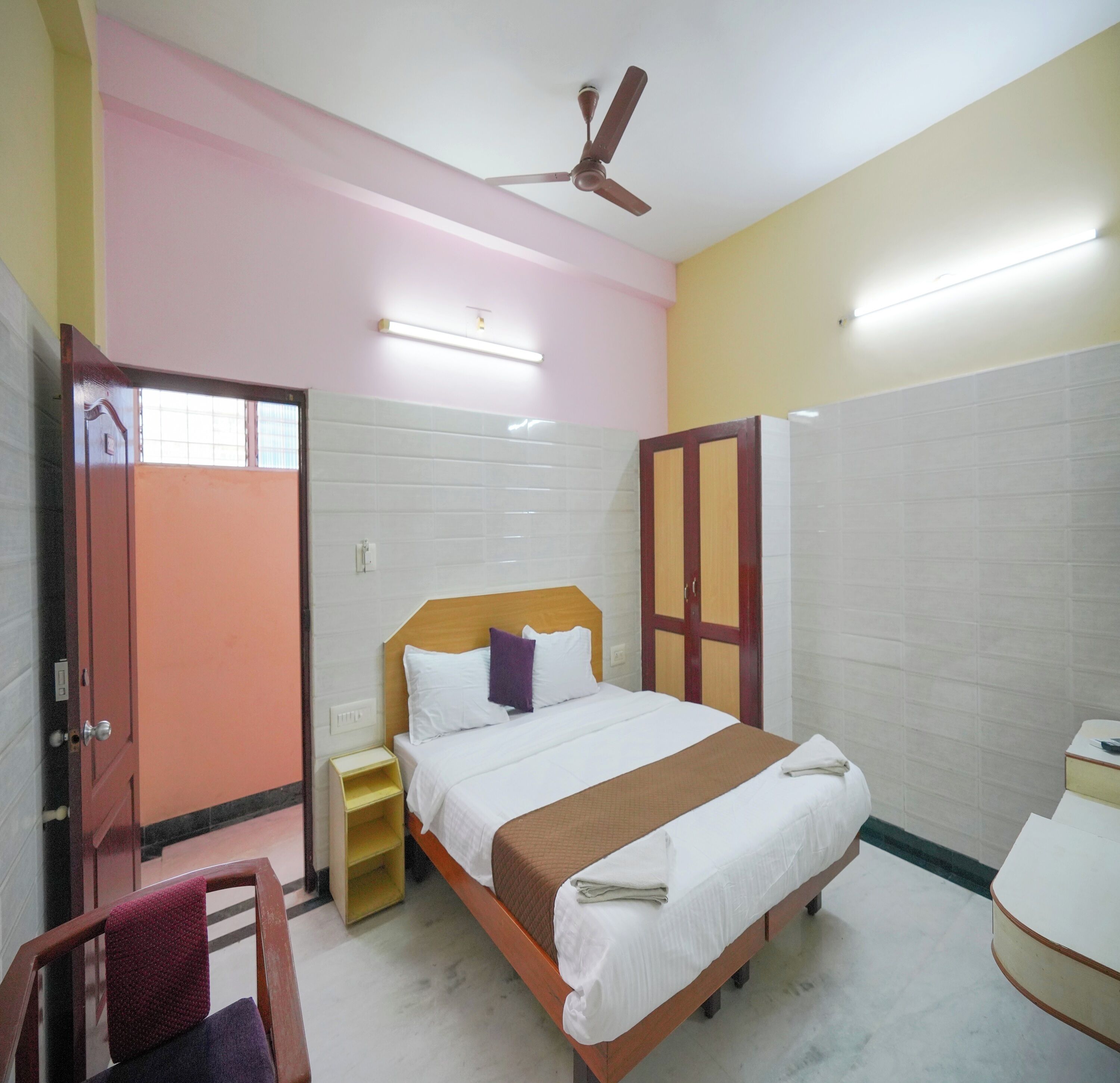 Deluxe Double Room | In-room safe, desk, laptop workspace, soundproofing