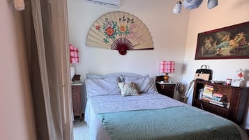 Desk, iron/ironing board, free WiFi, bed sheets