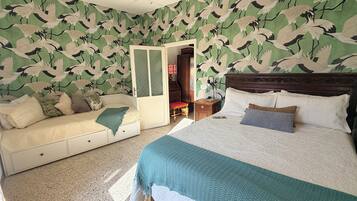 2 habitaciones, escritorio, tabla de planchar con plancha y wifi gratis