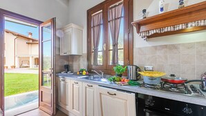 Coffee/tea maker, fridge, microwave, oven - Great View Dependance Pool & Relax, Lamporecchio, Italy (Lamporecchio)